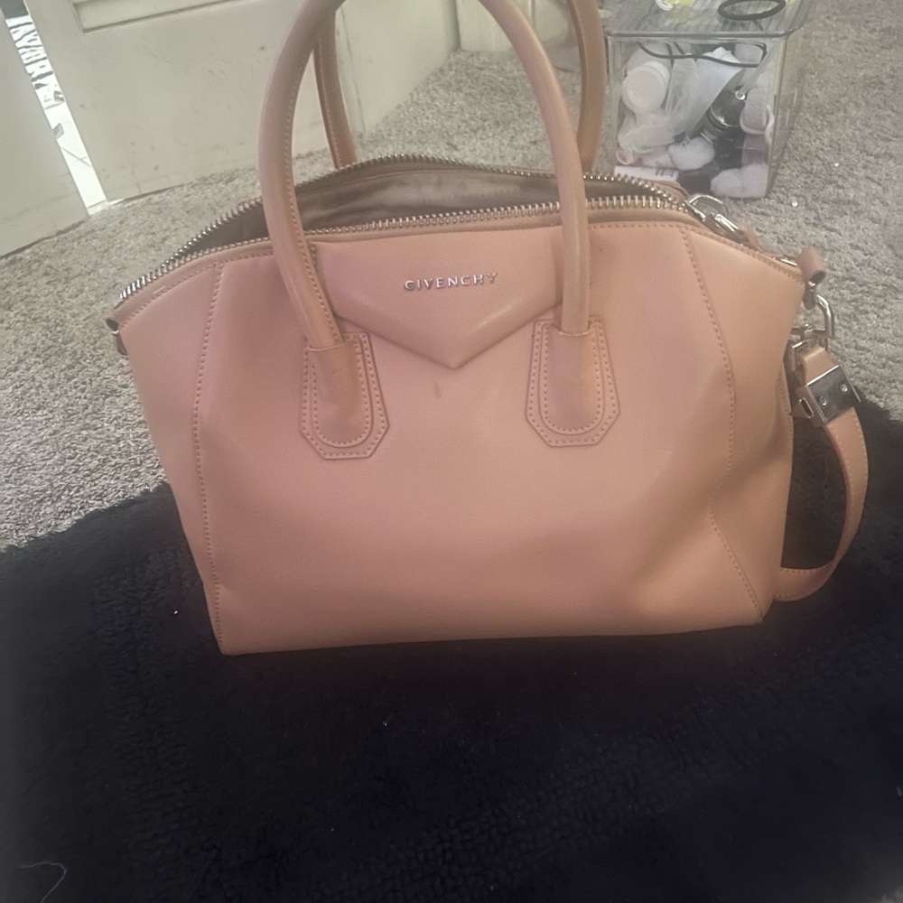Gicenchy Antigona Bag